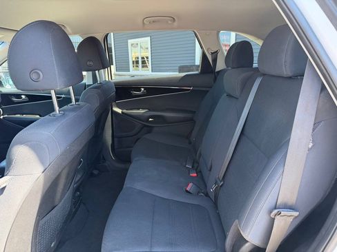 Used 2019 Kia Sorento AWD image 35