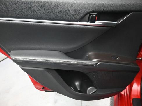 Used 2021 Toyota Camry XSE image 23