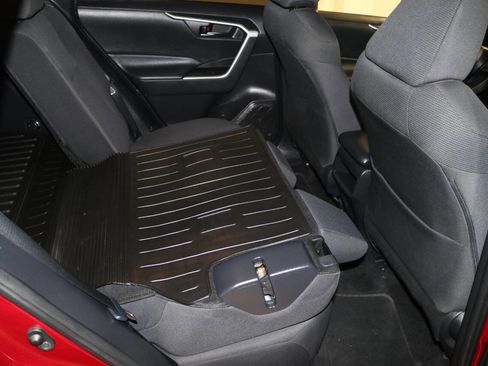 Used 2021 Toyota RAV4 LE image 75
