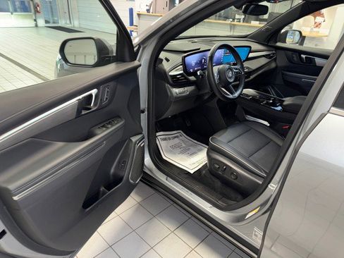 Used 2025 Buick Enclave Preferred image 13