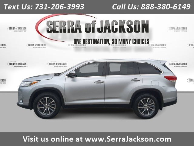 Used 2019 Toyota Highlander XLE AWD/4WD image 1