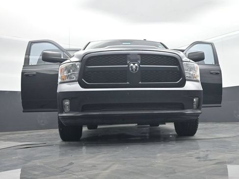 Used 2018 RAM 1500 Express AWD/4WD image 69