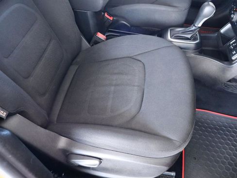 Used 2018 Jeep Renegade Latitude w/ Popular Equipment Group FWD image 36