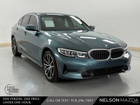 Used 2020 BMW 330i xDrive Sedan w/ Premium Package AWD/4WD image 4