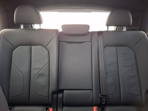 Used 2020 Audi Q3 2.0T Premium w/ Convenience Package image 15