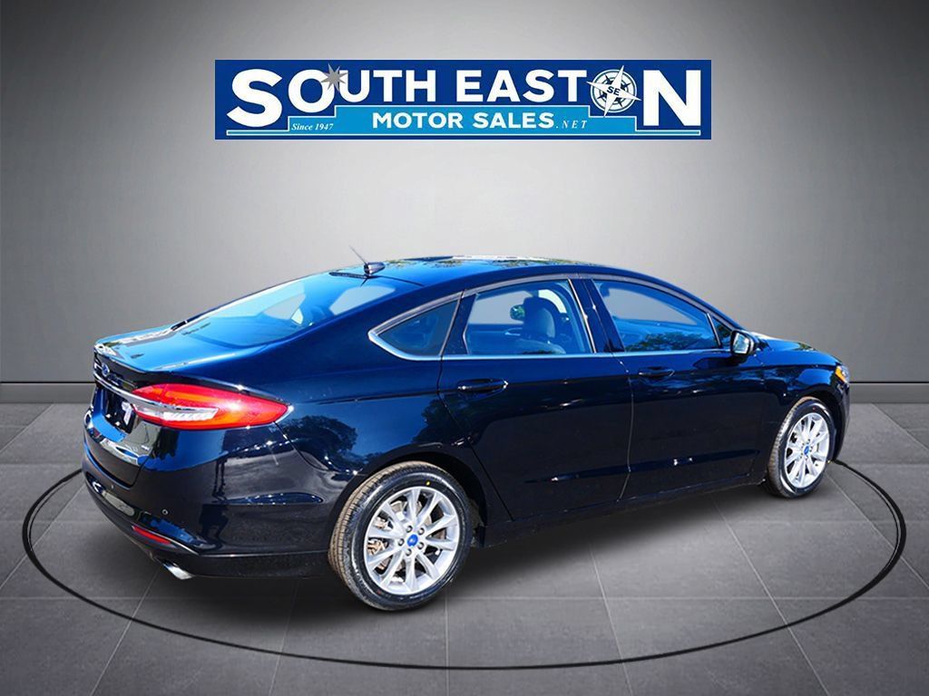 Used 2017 Ford Fusion SE FWD image 7