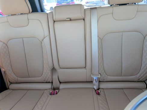 Used 2023 Jeep Grand Cherokee Summit AWD/4WD image 8