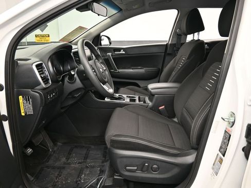 Used 2022 Kia Sportage LX w/ LX FWD Value Edition Package image 11