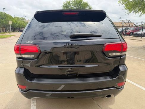 Used 2020 Jeep Grand Cherokee Altitude RWD image 8