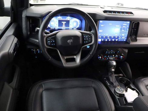 Certified 2025 Ford Bronco Badlands AWD/4WD image 9