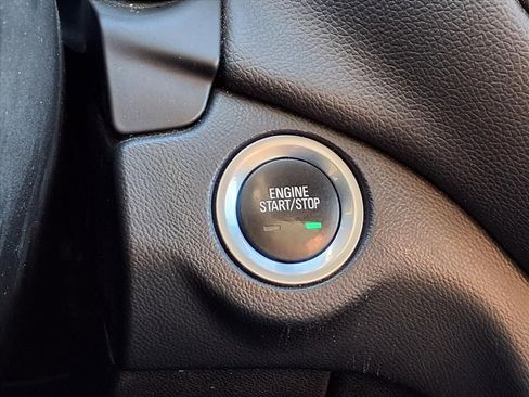 Used 2021 Chevrolet Equinox LT image 27