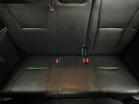 Used 2024 Toyota Highlander XLE AWD/4WD image 18