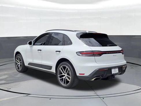 Used 2026 Porsche Macan AWD/4WD image 3