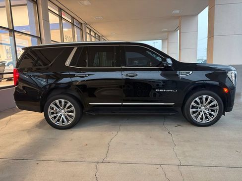 Used 2022 GMC Yukon Denali AWD/4WD image 6
