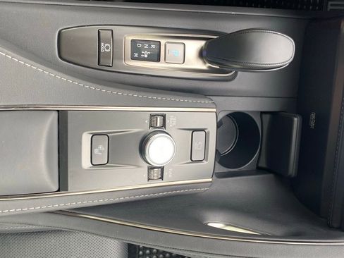 Used 2024 Lexus LC 500 Convertible w/ Touring Package RWD image 18