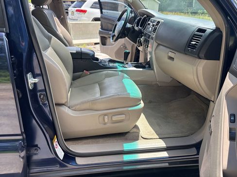 Used 2006 Toyota 4Runner Limited AWD/4WD image 23
