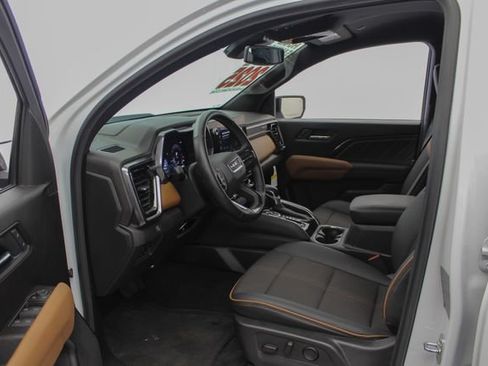 New 2025 GMC Canyon AT4 AWD/4WD image 17
