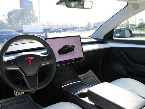 Used 2022 Tesla Model 3 Performance image 23