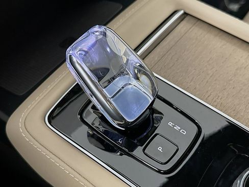 New 2026 Volvo XC90 B6 Plus w/ Protection Package Premier image 17