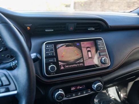 Used 2018 Nissan Kicks SR image 23