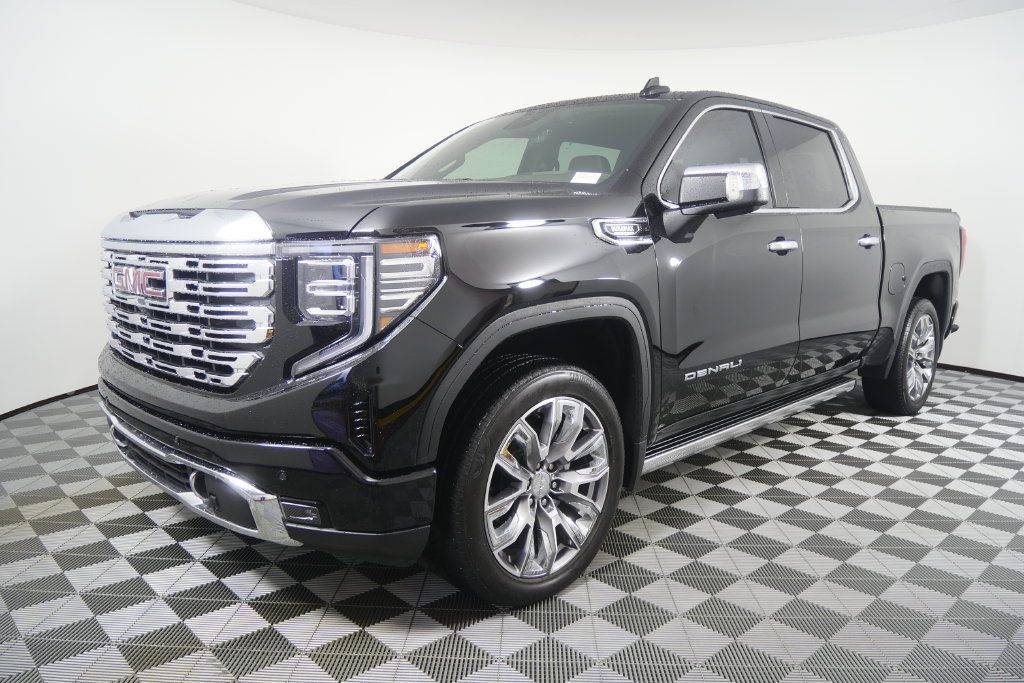 Used 2025 GMC Sierra 1500 Denali AWD/4WD image 9