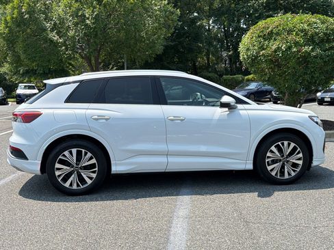 Used 2023 Audi Q4 e-tron Premium w/ Convenience Package RWD image 8
