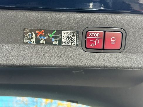 Used 2023 Mercedes-Benz EQS 580 4MATIC Sedan w/ Exclusive Trim Package image 7