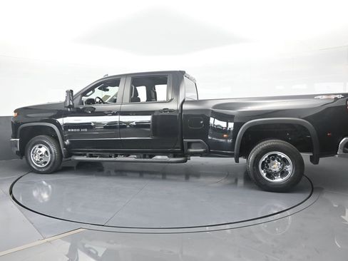Used 2024 Chevrolet Silverado 3500 LT image 3