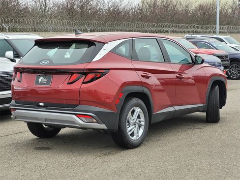 New 2026 Hyundai Tucson SE image 4