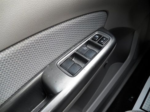 Used 2011 Subaru Forester 2.5X w/ Popular Equipment Group 1A image 29