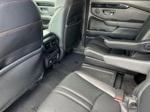 Certified 2025 Honda Pilot TrailSport image 13