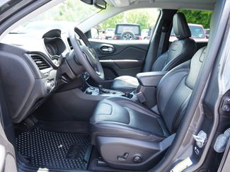 Used 2022 Jeep Cherokee Trailhawk w/ Sound & Nav Group AWD/4WD video 4