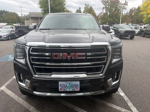 Used 2024 GMC Yukon SLT w/ SLT Premium Package AWD/4WD image 2