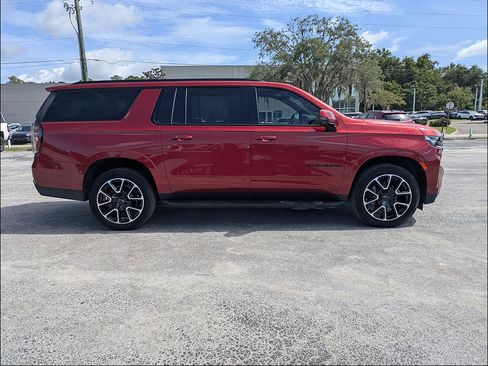 Used 2024 Chevrolet Suburban RST w/ Luxury Package RWD image 3