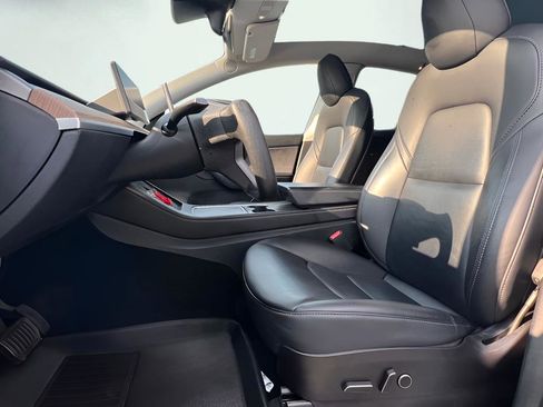 Used 2021 Tesla Model Y Long Range AWD/4WD image 17
