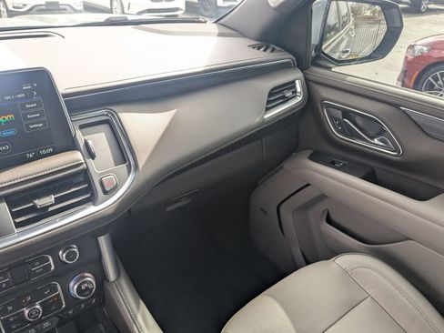 Used 2021 GMC Yukon SLT w/ Rear Media and Nav Package image 4