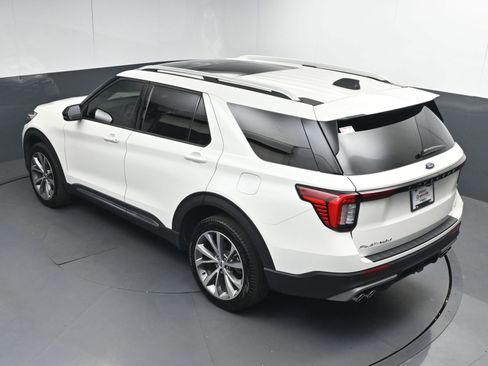 Used 2025 Ford Explorer Platinum w/ Ultimate Package AWD/4WD image 37