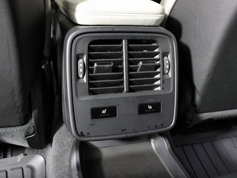 Used 2021 Porsche Taycan 4S image 36