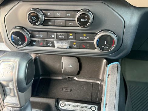 Used 2022 Ford Bronco Wildtrak image 26