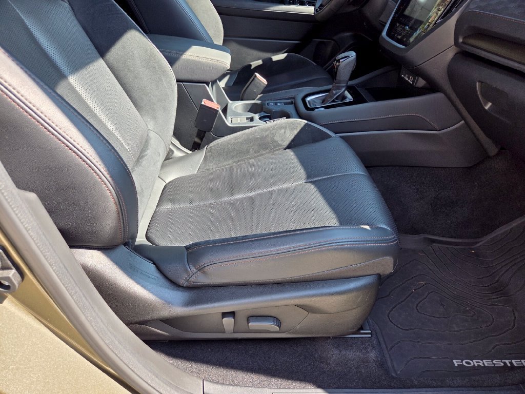 Used 2025 Subaru Forester Touring w/ Popular Package - Touring AWD/4WD image 29