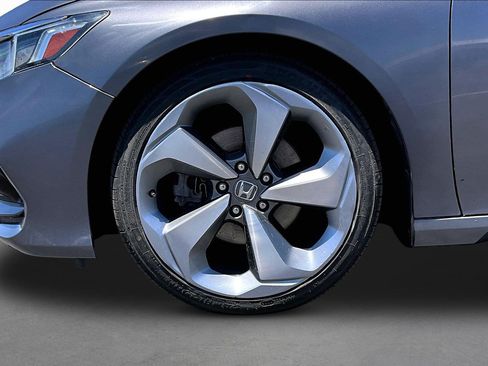 Used 2018 Honda Accord Touring image 8