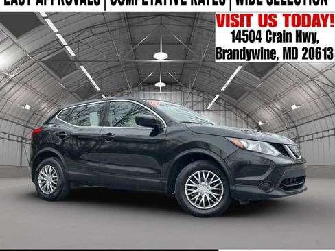 Used 2019 Nissan Rogue Sport S image 1