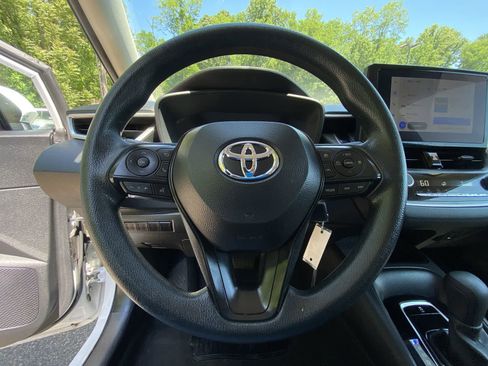 Used 2024 Toyota Corolla LE FWD image 28