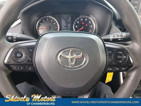 Used 2022 Toyota RAV4 LE image 25