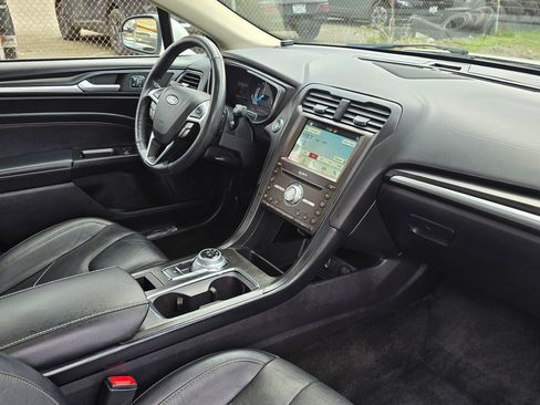 Used 2018 Ford Fusion Titanium AWD/4WD image 10