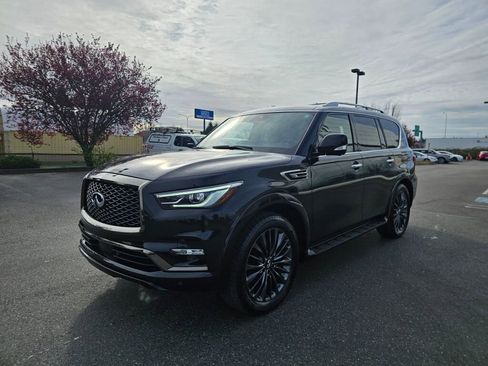 Used 2024 INFINITI QX80 Sensory AWD/4WD image 3