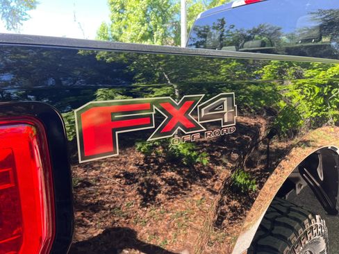 Used 2019 Ford F250 XLT AWD/4WD image 11