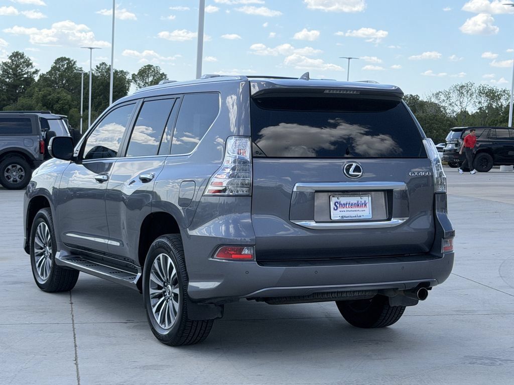 Used 2023 Lexus GX 460 Luxury w/ Accessory Package AWD/4WD image 4