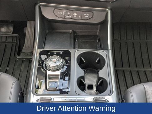 Used 2025 Kia Carnival SX w/ SX Dark Edition Package FWD image 19