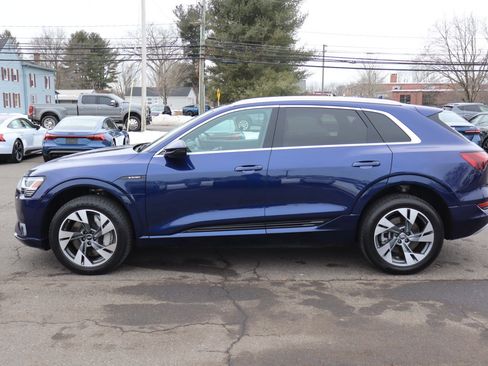 Used 2022 Audi e-tron Premium image 8
